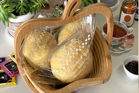 メロンパン 10個入り 小麦粉の調合にこだわりバターをふんだんに使用した生地が絶品です。