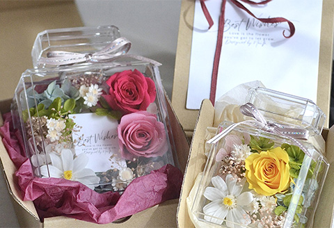 「母の日」《美しい時が閉じ込められた》プロフーモアレンジ2個セット プリザーブドフラワー インテリア 置物 かわいい おしゃれ ハンドメイド 贈り物 ギフト 誕生日 枯れないお花