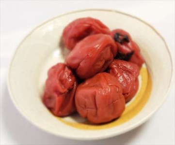 唐津七山 南高梅2種食べ比べ 500g×2(合計1kg)「irodoriからつ四季の返礼品・はちみつ味・田舎しそ味」山間から湧き出る澄んだ水をふんだんに含んだ土壌で栽培