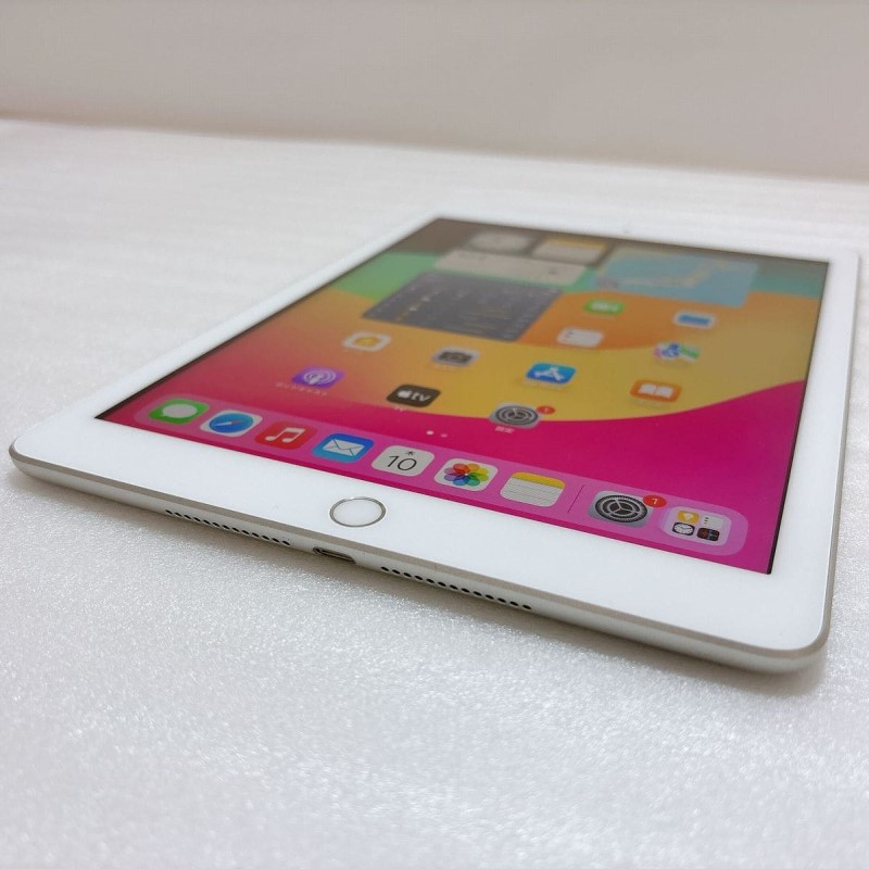 iPad 第6世代 32GB Wi-Fiモデル シルバー 中古 アイパッド
