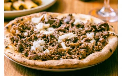 炭火焼伊万里牛の本格石窯ピザ 2枚 冷凍 122-G123