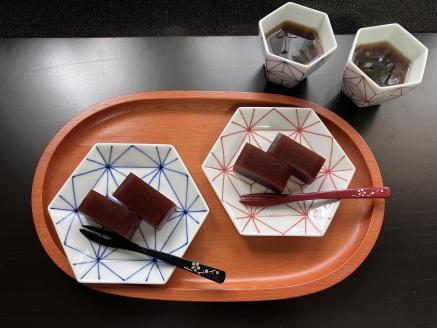 伊万里焼 麻の葉亀甲小皿（青・赤）セット 165-H1075