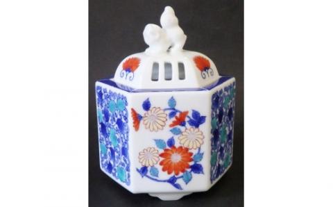 【伊万里焼】色鍋島六角唐草・桜・梅・菊文香炉【市川冬山窯】 037-H1224	