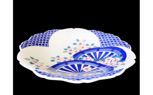 【伊万里焼】市川冬山窯「色鍋島御所車文尺桜鉢」 037-H755