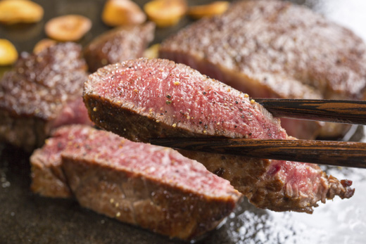 伊万里牛 A5 赤身 モモステーキ 500g 015-J458