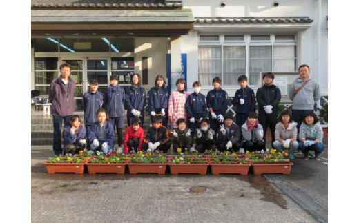 伊万里地区まちづくり運営協議会の活動を応援！【思いやり型返礼品（協賛型）】 105-O008