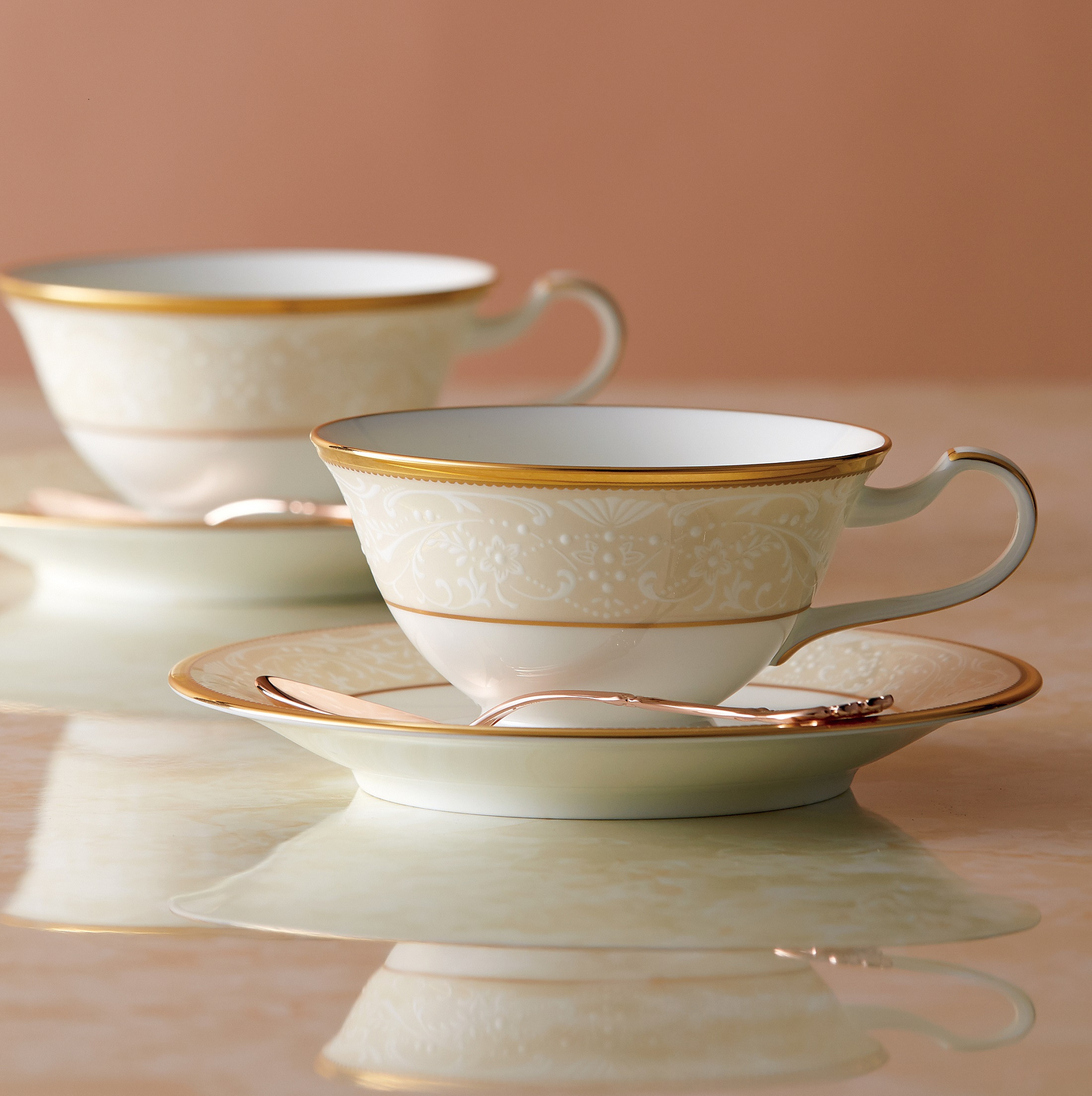 ホワイトパレス カップ&ソーサー 058-H1105