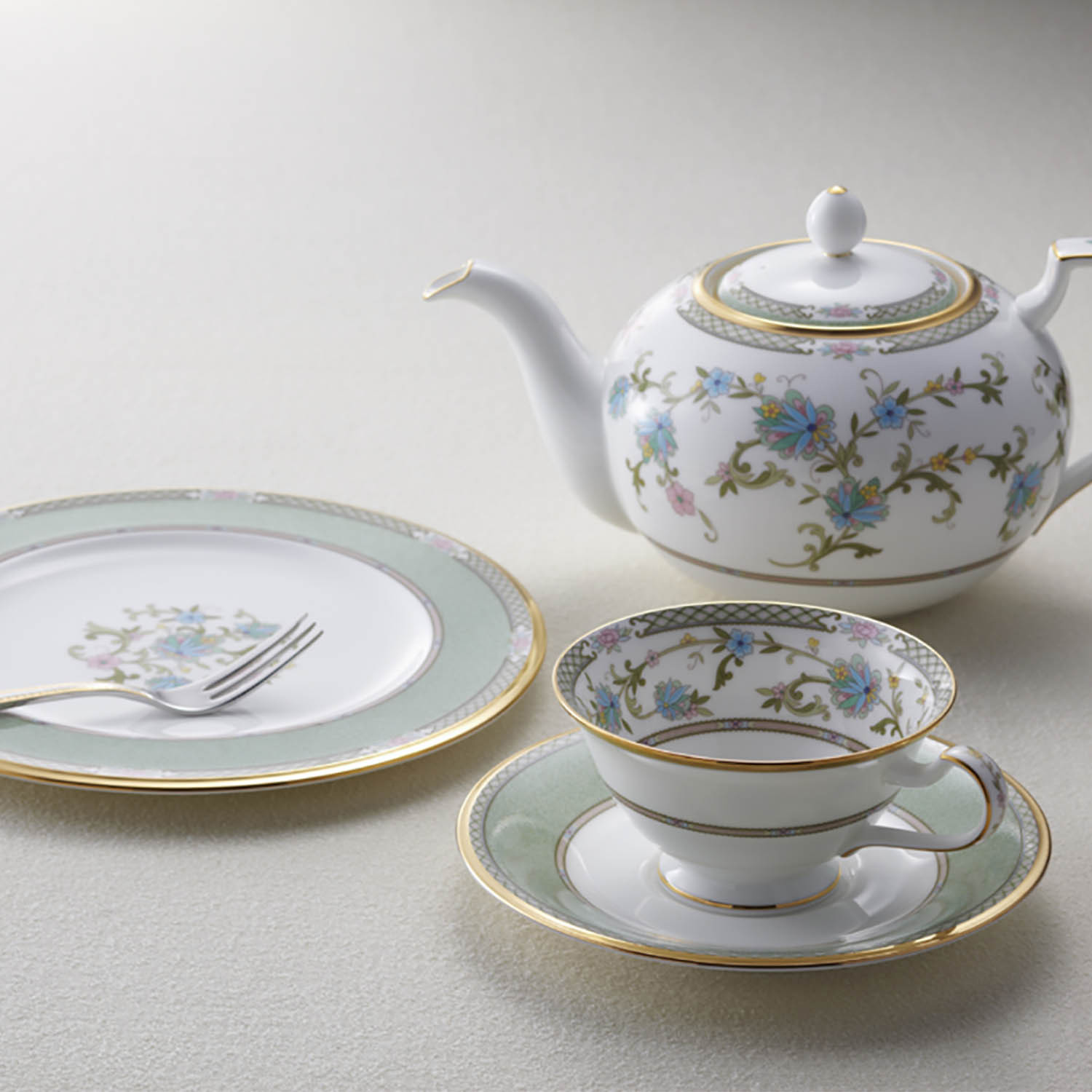 ヨシノ 22cmプレート（グリーン） 058-H1124