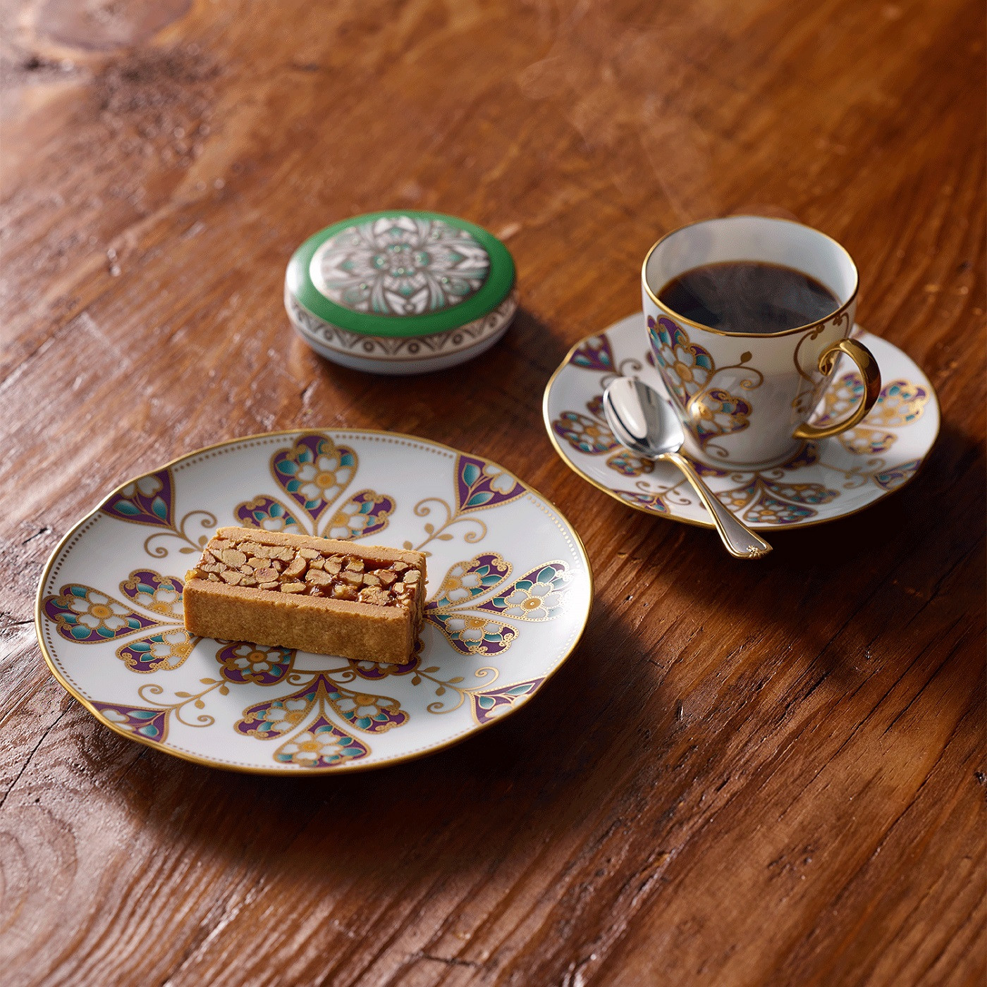 オマージュ コレクション 18cmクーププレート（雲母金彩花文） 058-H1149