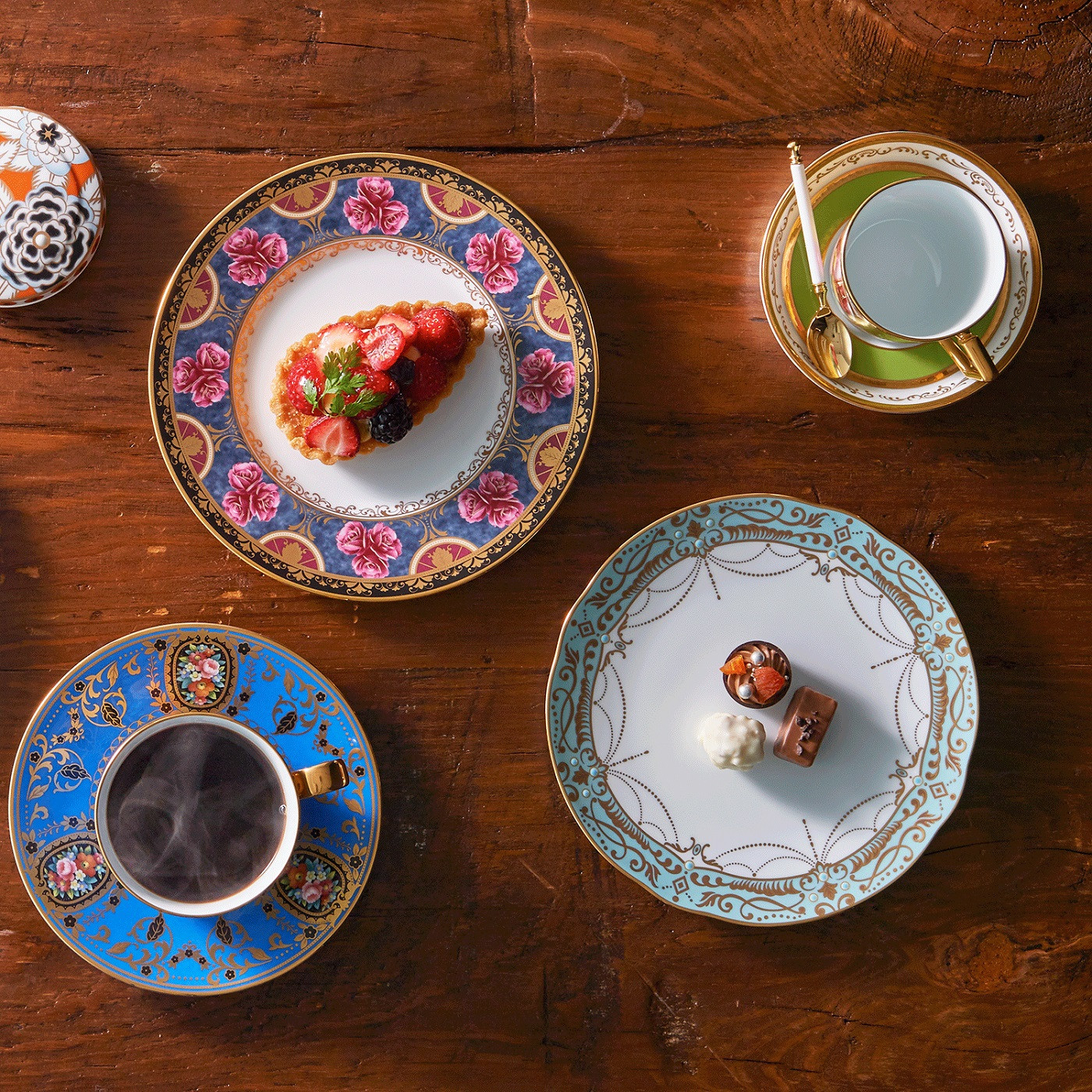 オマージュ コレクション 18cmクーププレート（藍白絵唐草文） 058-H1150