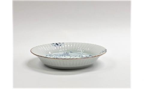【伊万里焼】染付菊文・七宝文渕彫皿セット 032-H707