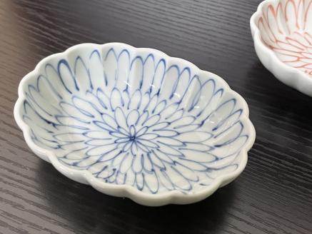 伊万里焼 菊（青・赤）菊形小判千代口セット 165-H1063