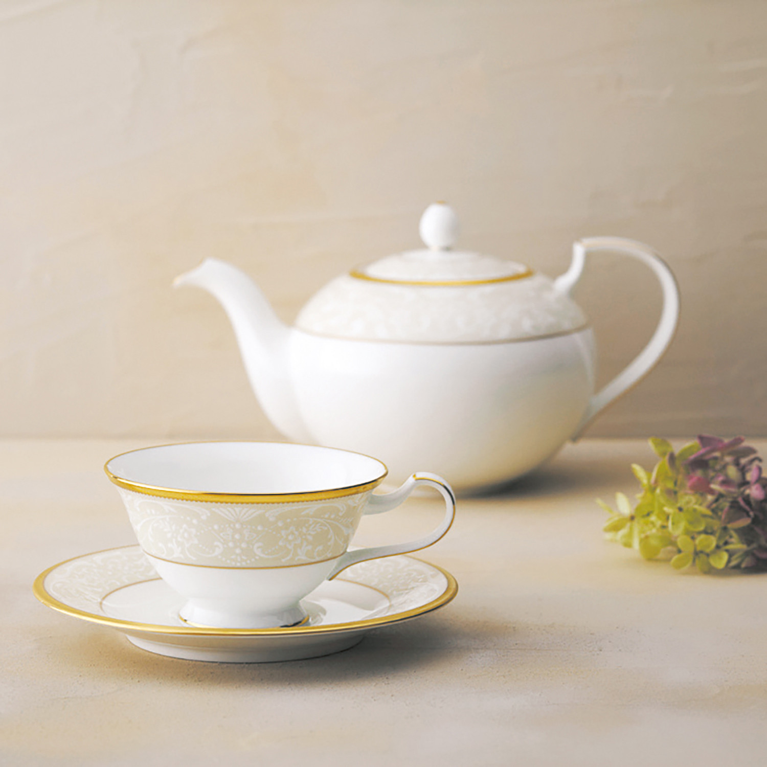 ホワイトパレス カップ&ソーサー 058-H1105