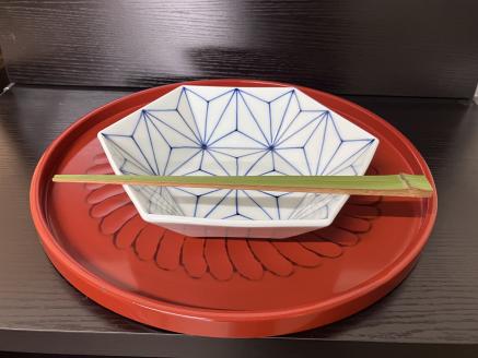 伊万里焼 麻の葉亀甲小皿（青・赤）セット 165-H1075