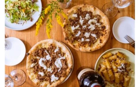 炭火焼伊万里牛の本格石窯ピザ 2枚 冷凍 122-G123