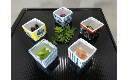 【伊万里焼】伊万里焼角猪口（絵変わり五柄） 035-H524