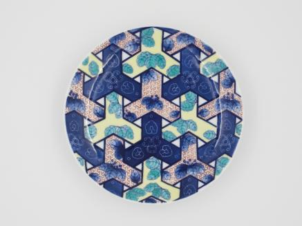 「色鍋島毘沙門亀甲文七寸皿」色鍋島・伊万里・鍋島・磁器・市川光山窯 022-H596