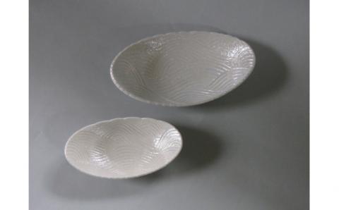 【伊万里焼】市川冬山窯「虹彩磁波彫り楕円皿 大・小セット」 037-H751
