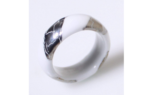 伊万里焼強化磁器指輪（白金彩貫入斜め縞白色）【要選択】 029-H773