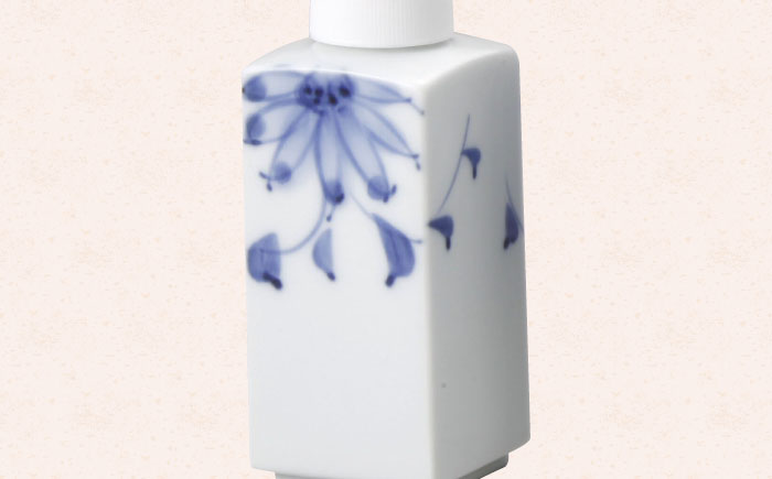 【有田焼】ポチっとちょいかけ 醤油さし 角型 唐草 /やきもの工房 成 [UDU059]