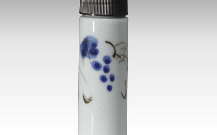 【有田焼】クリーンアリタ マジックミスト UVガードボトル 小型 丸型 ぶどう /やきもの工房 成 [UDU073]