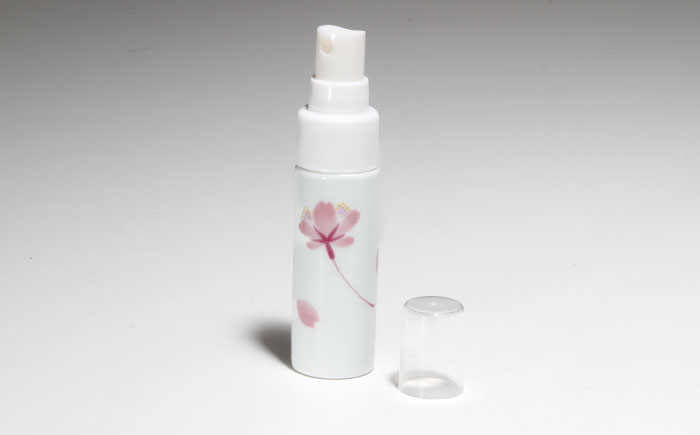 【有田焼】クリーンアリタ マジックミスト UVガードボトル 小型 丸型 桜 /やきもの工房 成 [UDU074]