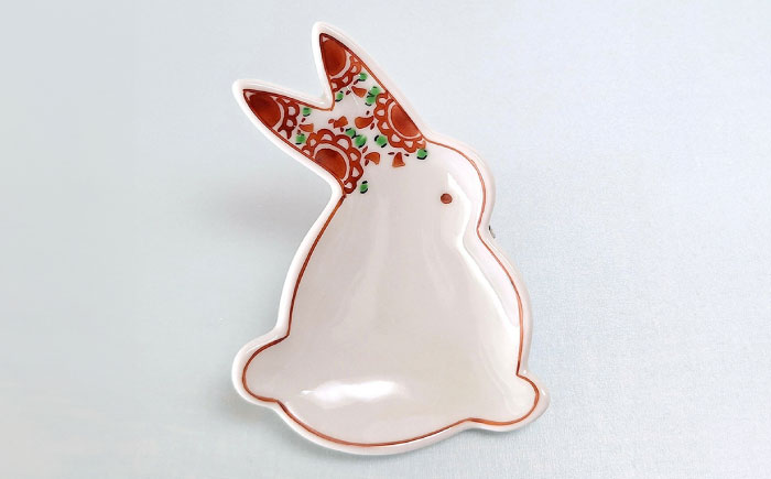 【有田焼】うさぎ 豆小皿ペア（赤花耳 万歴・月うさぎ）/伝平窯 [UDW009]