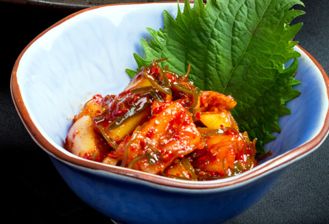 森山牧場産 焼き肉（800g）＆キムチ（2種類）セット  佐賀和牛 牛肉 焼肉 キムチ 焼肉とキムチセット 黒毛和牛 お肉 肉 ジューシー 国産 霜降り 九州産 送料無料 ブランド牛 ステーキ 焼肉 ブロック セット 人気 ランキング  高評価 牛肉