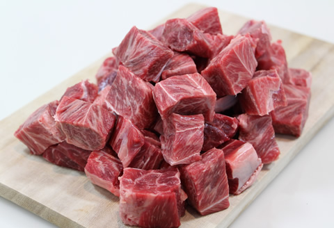 佐賀牛旨みたっぷり牛スネ角切り（400ｇ×2パック）スネ角 おぎのからあげ 佐賀牛 牛すね肉 合計800g 角切り 規格外 牛肉 カレー シチュー 煮込み お肉 ブランド牛 九州産 送料無料 ブランド牛 ブロック 人気 高評価 牛肉 国産 佐賀県産