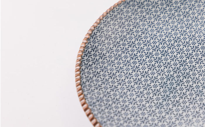 いげ皿 胡麻鍋島小紋 (渕銹) 21cm 1点 【辻与製陶所】 NAZ504