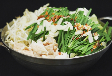 醤油味もつ鍋麺付きセット(4～5人前) 【冷蔵 チルド 贈り物 お歳暮 お中元 おすすめ 鍋 冬 麺 家族 ファミリー プレゼント 絶品 本格】(H082102)