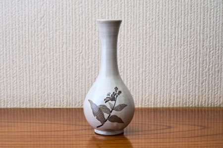 和紙染草花文花挿 【日の隈窯 和紙染 和紙 佐賀 陶器 粉引き 鉄絵 草花 窯元 陶芸作家 花瓶】(H025111)