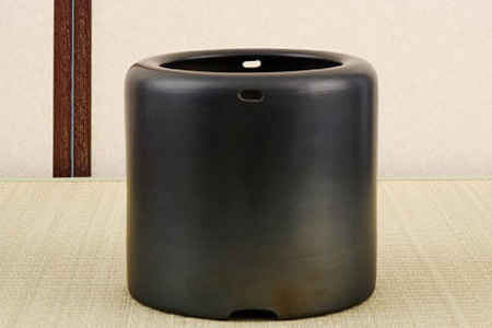 尾崎焼 手炙り火鉢【日の隈窯 元祖 尾崎焼 神埼市 佐賀 陶器 鉄絵 窯元 陶芸作家】(H025155)