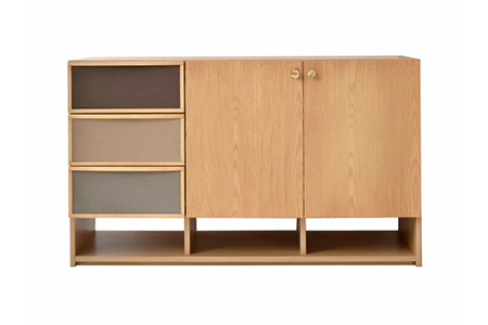 カルペア 135サイドボード ナチュラル【リビングボード サイドボード キャビネット リビング収納 真鍮つまみ 組立設置付 梱包材引き取り 収納 家具 国産】(H062291)