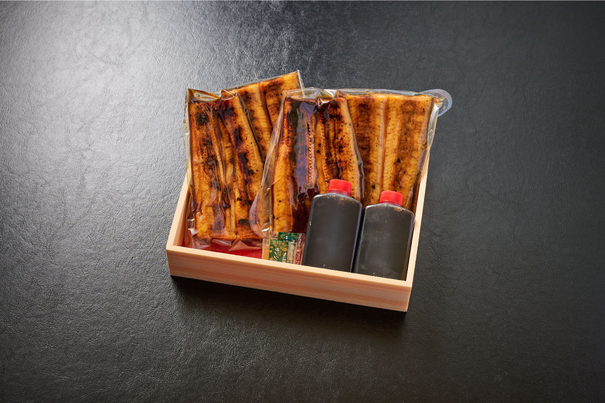 【職人手焼き】国産特大うなぎ蒲焼2尾（1尾あたり約170g前後）【国産 特大 うなぎ 鰻 ウナギ ふっくら 柔らか 鰻重 きざみ鰻 うなぎのせいろ蒸 タレ付 弁当】(H097113)