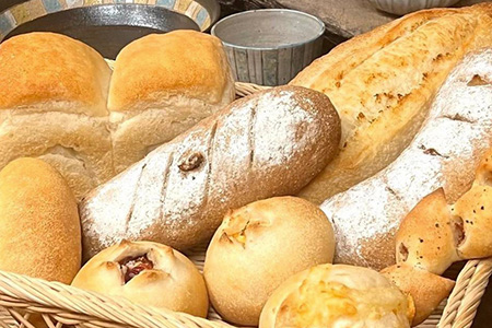 【2回定期便】特別限定セット 自家製天然酵母パンと神埼ブレンドコーヒー おいしいコラボ【全粒粉 もっちりベーグル 国産小麦 玄米麹 朝食 珈琲 ホットコーヒー アイスコーヒー】(H996P105)