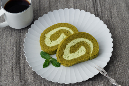 【プレミアム米粉ロールケーキ】新緑ロール【グルテンフリー 誕生日 ギフト 洋菓子 焼菓子 嬉野茶】(H053291)