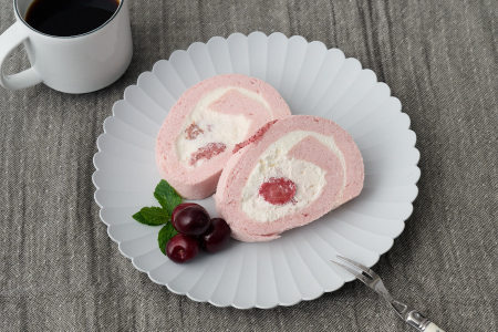 【プレミアム米粉ロールケーキ】贅沢いちごロール【グルテンフリー 保存料不使用 贈り物 お歳暮 お中元 お祝】(H053297)