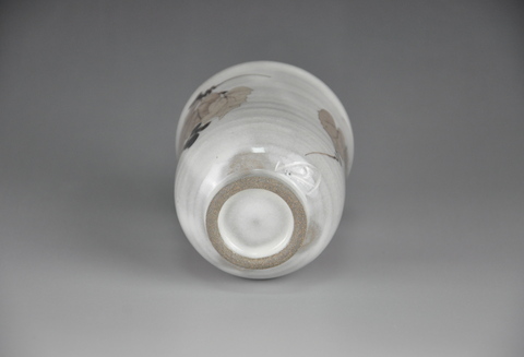 和紙染草花文湯呑(小) 【日の隈窯 和紙染 和紙 佐賀 陶器 粉引き 鉄絵 草花 窯元 陶芸】(H025147)