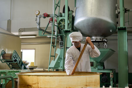 万両のかけ醤油と白味噌 (BA1) 【 九州油 甘口 だし入り みそ しろ こめ 】(H016213)