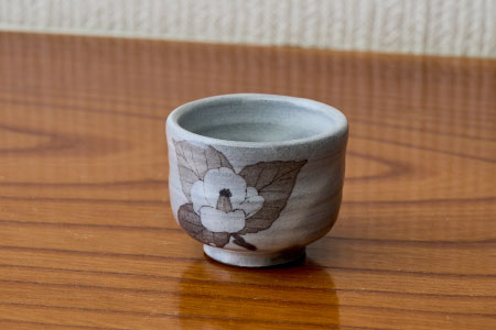 和紙染草花文酒器揃 【日の隈窯 和紙染 和紙 佐賀 陶器 粉引き 鉄絵 草花 窯元 陶芸作家 ペア】(H025109)