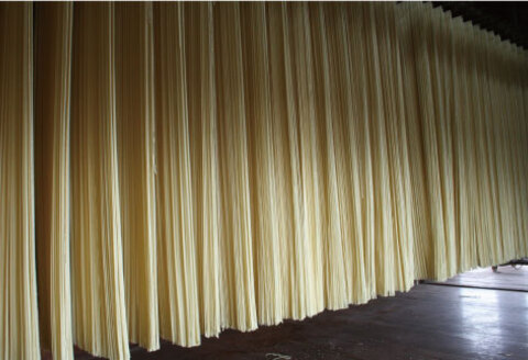 発売50年 昔ながらの味『神埼即席ラーメン 10袋入』 【ご当地ラーメン 豚骨ラーメン とんこつラーメン 袋麺 乾麺】(H014140)