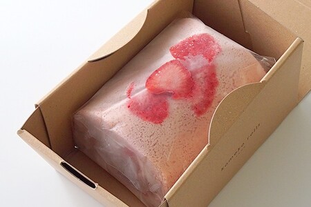 【プレミアム米粉ロールケーキ】卵乳製品不使用 天使の苺ソイロール・ヴィーガン対応【グルテンフリー 保存料不使用 卵不使用 乳製品不使用 贈り物】(H053299)