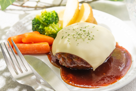 がばいばーぐ。佐賀牛入り黒毛和牛ハンバーグ140g×12個【がばいばーぐ。 佐賀牛 黒毛和牛 お弁当 おかず 惣菜 簡単調理 肉 合挽肉 贈り物 ギフト 人気 個包装】(H081147)