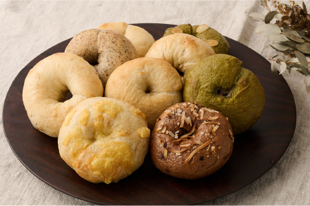 【定期便6回】自家製天然酵母のベーグルセット【パンと器のコネル】 【パンと器のコネル もっちりベーグル 国産小麦 パン 自家製 天然酵母 玄米麹 朝食 おやつ】(H094121)