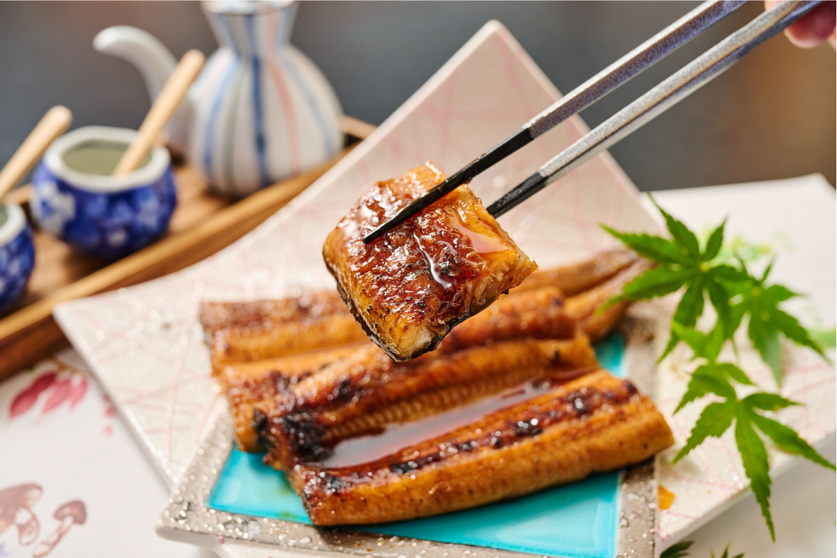 【職人手焼き】国産特大うなぎ蒲焼1尾（約170g前後）【国産 特大 うなぎ 鰻 ウナギ ふっくら 柔らか 鰻重 きざみ鰻 うなぎのせいろ蒸 タレ付 弁当】(H097112)