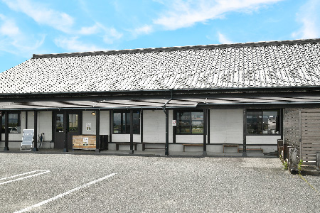 九州のくすのきから生まれたスリッパスタンド(H037113)