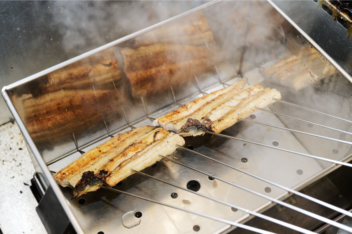 【職人手焼き】国産特大うなぎ白焼2尾（1尾あたり約170g前後）【国産 うなぎ 鰻 ウナギ 極上 白焼き 香ばしい 旨味 スタミナ 抹茶塩 山椒】(H097110)