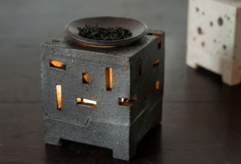 茶香炉 黒 【手作り 陶器 インテリア お茶 癒し キューブ 四角 贈り物】(H038120)
