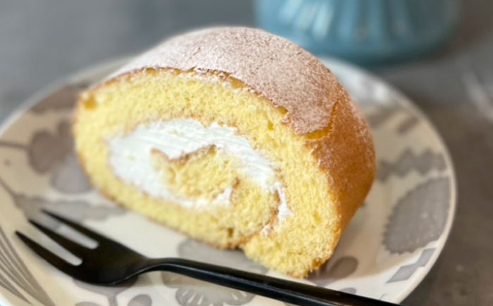 ＜しっとり生地で優しい美味しさ＞ロールケーキ2本 吉野ヶ里町/チナツ洋菓子店 [FAR010]
